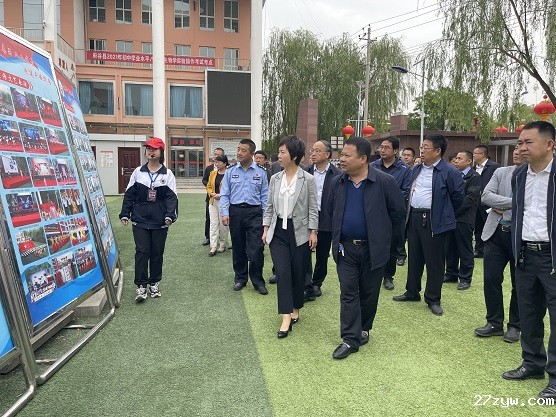 府谷县政协主席杨艾霞带队视察全县禁毒工作(312687)-20210525092650.jpg