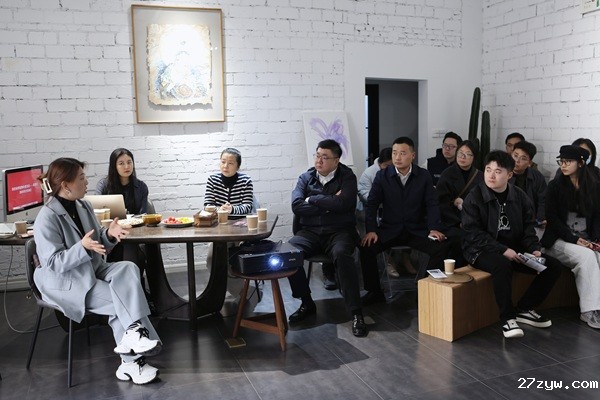 图为侨青正在与西安北魁全息光影有限公司工(1475134)-20250304085428.jpg