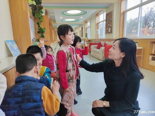 1758070092949065.jpg 郭茜委员和孩子们在一起(1704366)-20250917084132.jpg